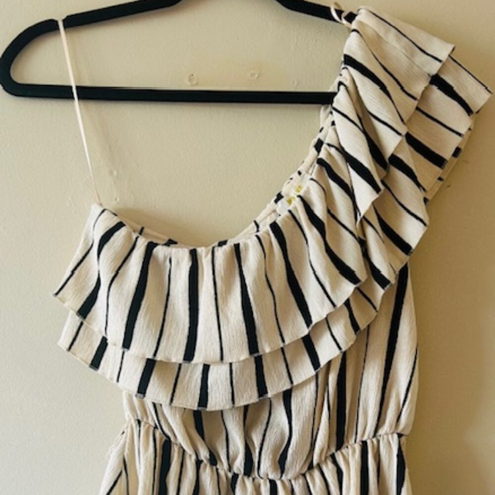 One Shoulder Striped Summer Ruffeled Top. Comes with matching waist tie.